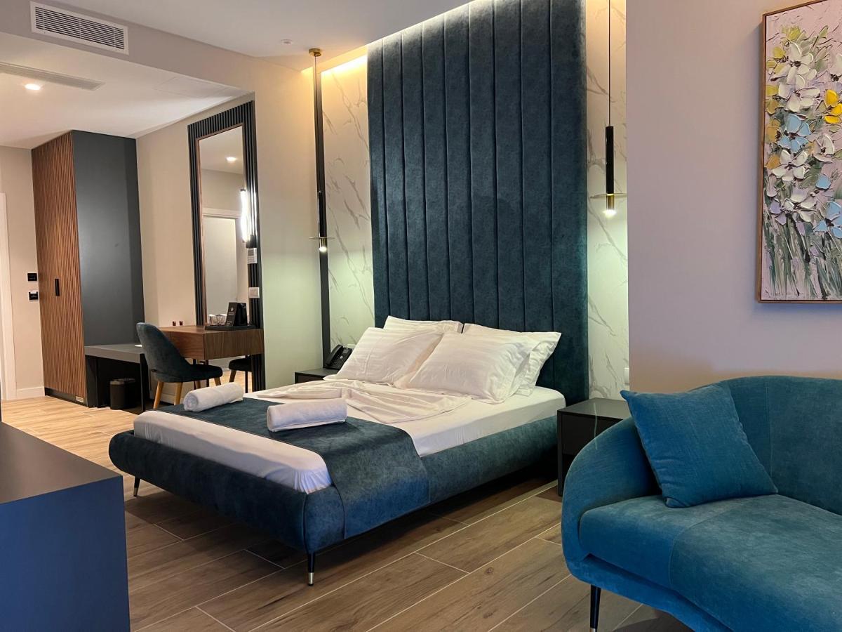 Domus & Hotell